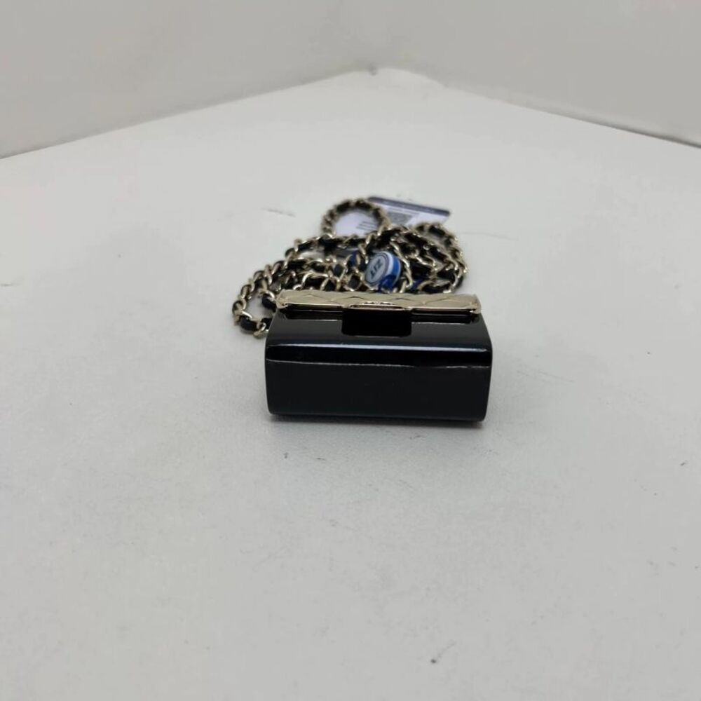 Chanel Women Pre-Loved Bag Very Good Condition - Picture 5 of 9